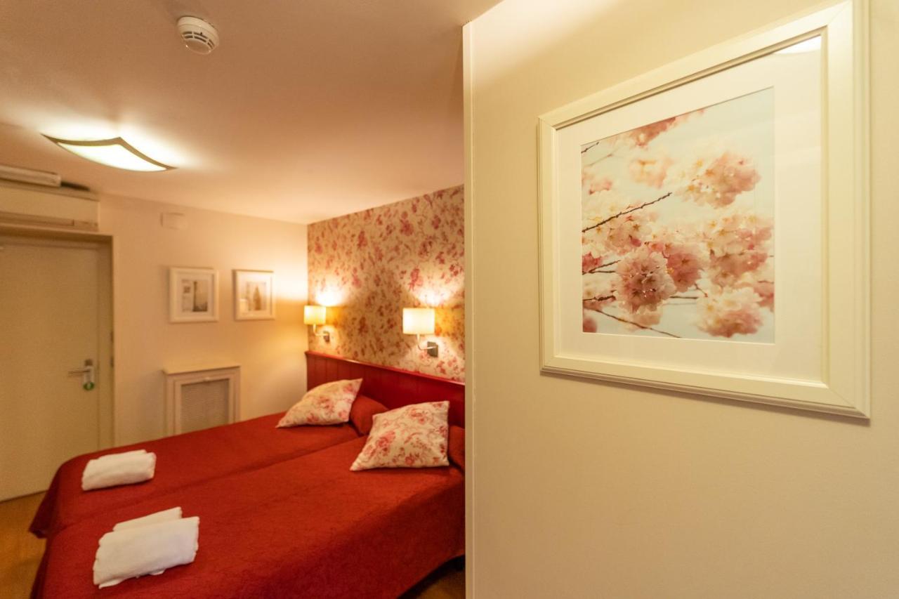 Hostal Matheu Мадрид Екстериор снимка