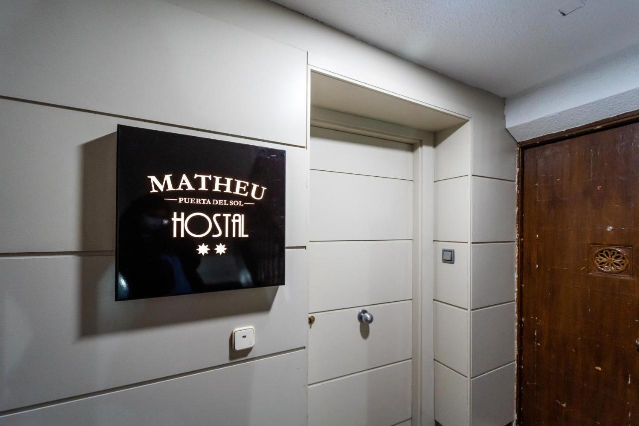 Hostal Matheu Мадрид Екстериор снимка