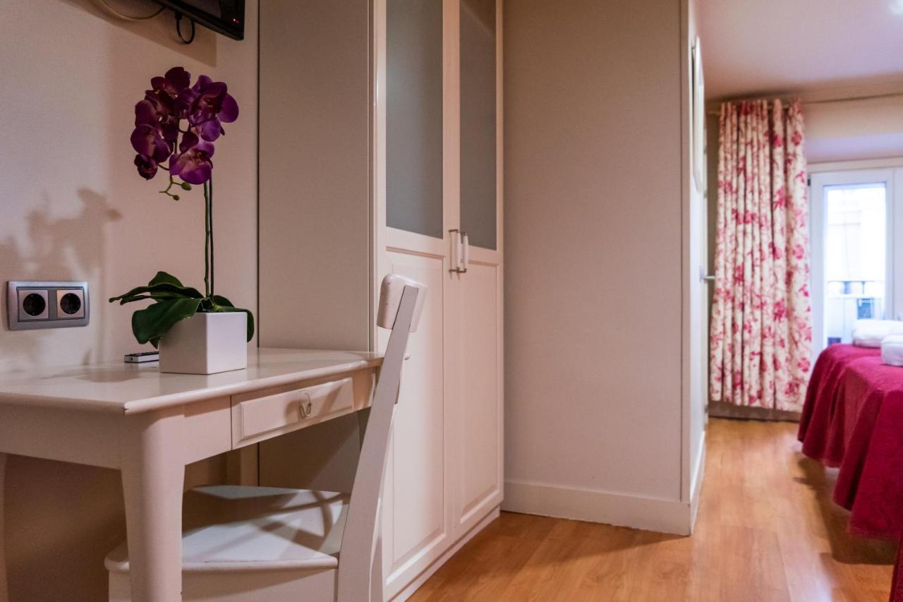 Hostal Matheu Мадрид Екстериор снимка