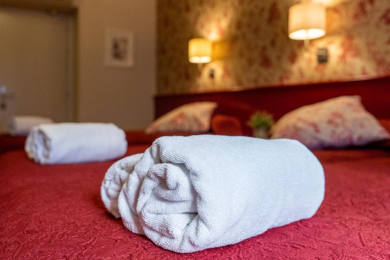 Hostal Matheu Мадрид Екстериор снимка