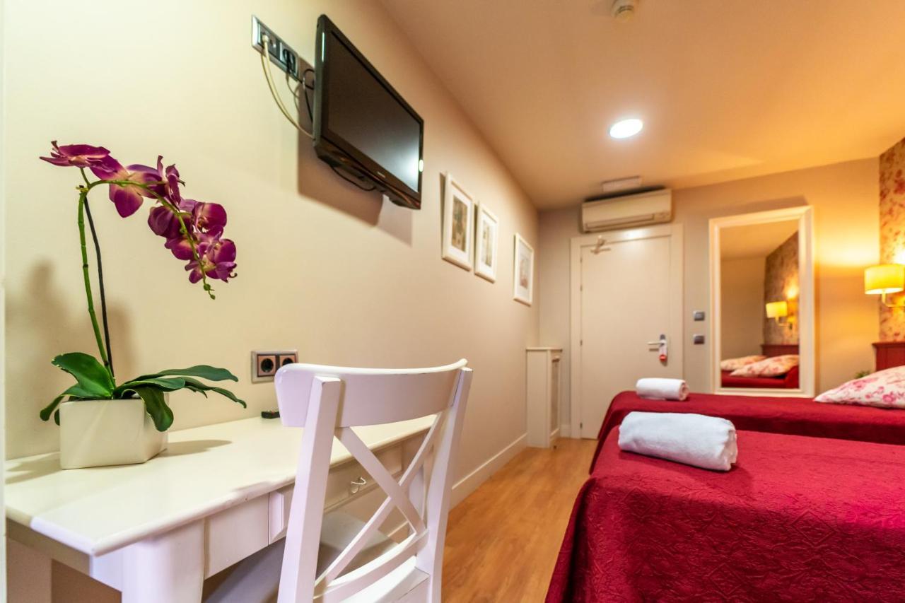 Hostal Matheu Мадрид Екстериор снимка