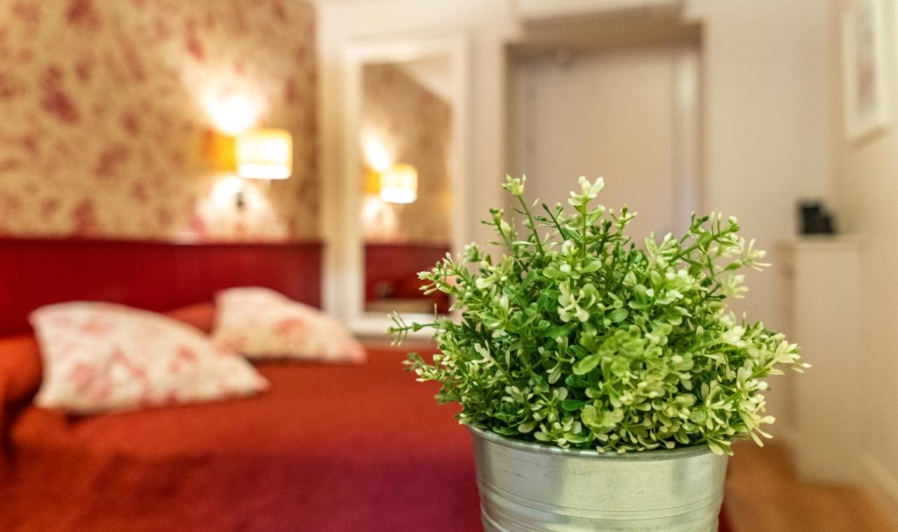 Hostal Matheu Мадрид Екстериор снимка