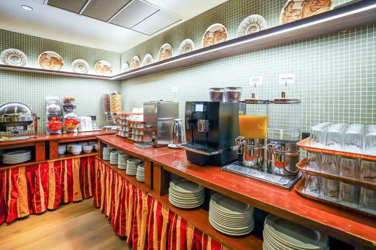 Hostal Matheu Мадрид Екстериор снимка