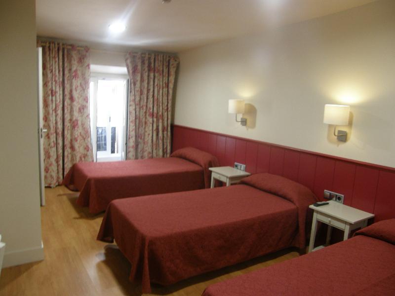 Hostal Matheu Мадрид Екстериор снимка